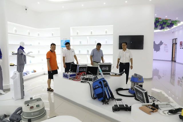 中國(guó)科學(xué)院專(zhuān)家參觀乾港集團(tuán) 中國(guó)科學(xué)院專(zhuān)家參觀乾港集團(tuán)